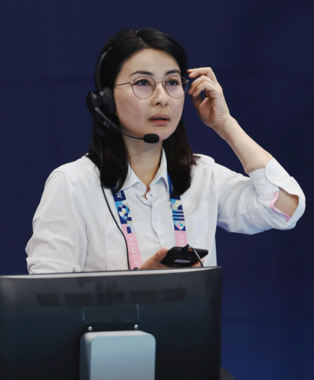 不装了！结婚10年后，章泽天彻底跟刘强东翻脸，郭晶晶当初没说错