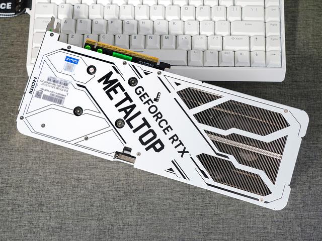 8G显存是原罪，还是光追来背锅？RTX5060金属大师对比评测