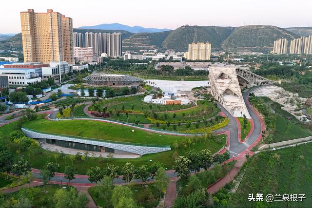 晨色里的兰州七里河彭家坪——都市文化休闲公园