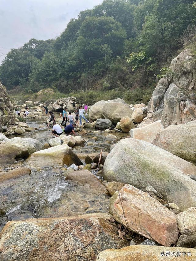 避暑胜地在哪里 天生“大洼”好去处——平邑县大洼风景区印象记 姜晓彬/文