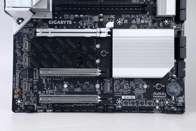 128线程Zen 5处理器首测：轻松击败一切对手！AMD锐龙线程撕裂者9000系列解密