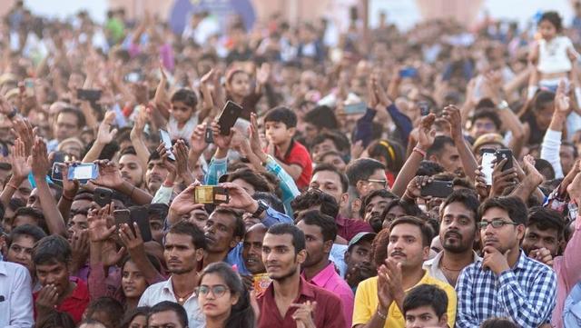 人口告别世界第一？二孩催生无效后，国家终于向住房出手了