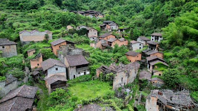 江西无人村：时光的叹息与新生的曙光