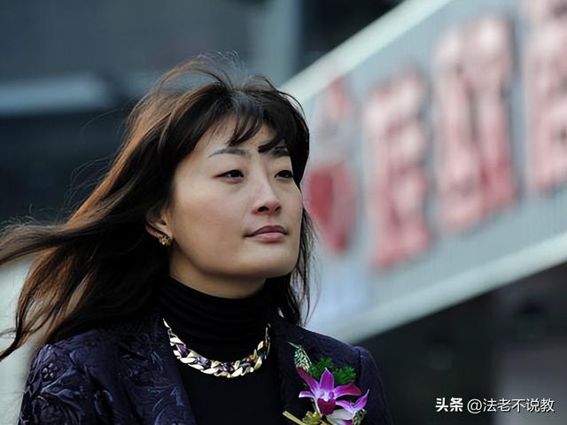 宗庆后“二夫人”曝光，肤白貌美能力出众，难怪私生子敢争150亿