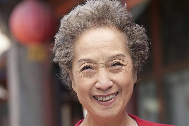 葡萄被发现有奇效！医生表示：甲状腺患者吃葡萄时，多注意这5点