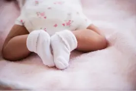 经常给宝宝穿袜子，会影响智商发育？妈妈早知道越好图片
