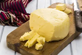 很多人喜欢吃黄油，对身体有无坏处？黄油是什么油？告诉你真相图片