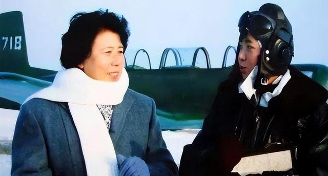 王牌女飞行员刘宇环：退役后被航空公司疯抢，成最贵民航女机长