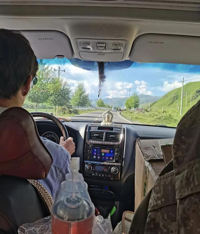 “奔八”老人驾车川藏路，穿越矮拉山，去看援藏的外孙女！