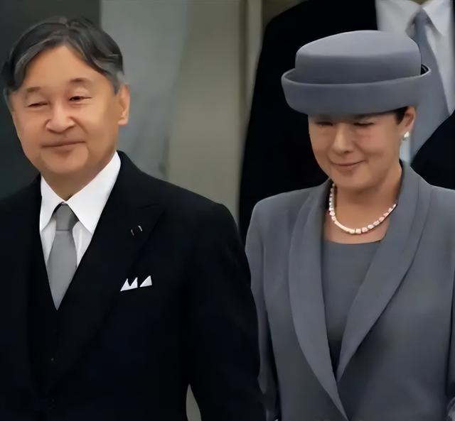 日本天皇亲自出山，对中国的反击正式开始，高市早苗憋出了一妙计