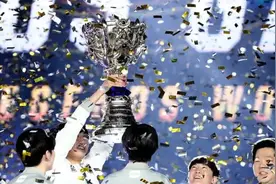 MMO第一主播回忆2018年IG夺冠：站着如喽啰，LOL续命全靠它图片