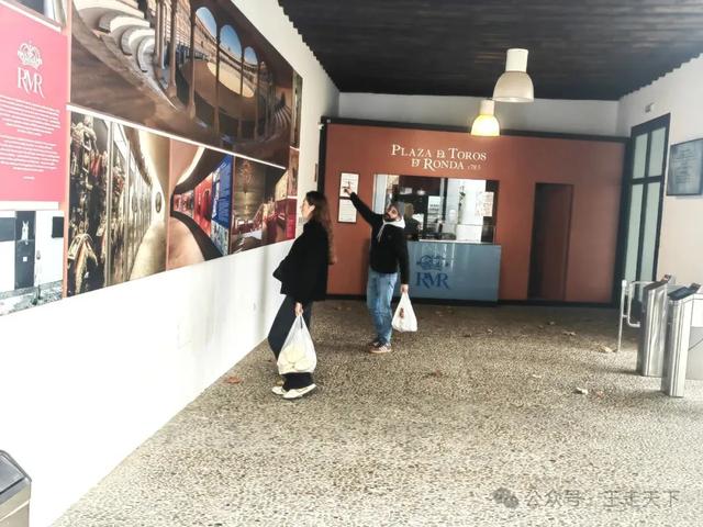 享誉欧洲的“悬崖小镇”—西班牙旅游散记⑴
