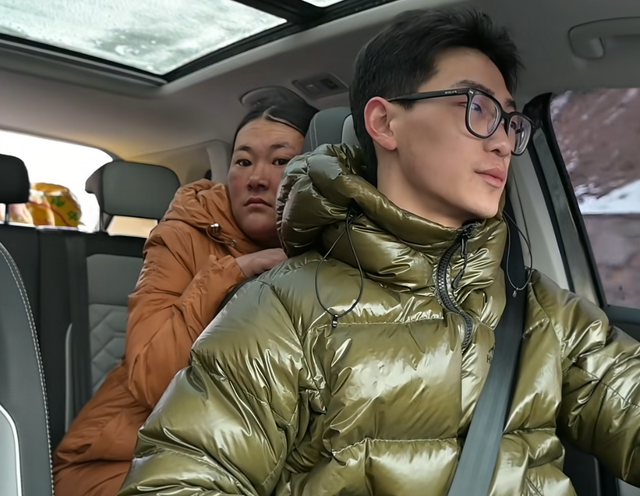 小伙自驾西藏被牧民求助，热心帮忙充电宝却被偷，录像拍下全过程