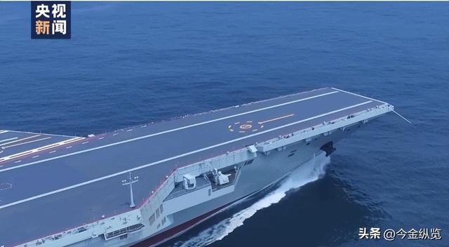 8万吨巨舰福建舰入列，中国跨入"三航母时代"	，电磁弹射完胜美国