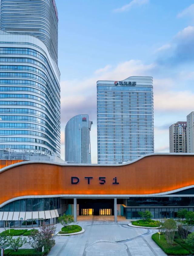 西安人厉害了！比“ 赛格”更好的商场，在西安出现了！