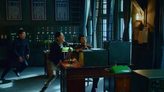 一千多人牺牲结局,无法改写,但于和伟临刑前一个动作,升华全剧