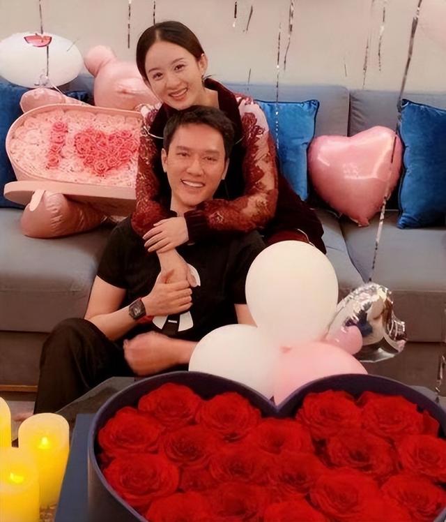 离婚四年，47岁冯绍峰再次官宣喜讯，成为赵丽颖高攀不起的存在！