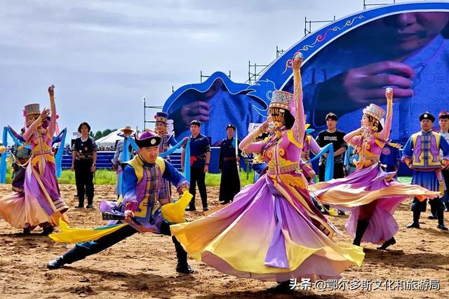 2025鄂尔多斯暖城那达慕开幕！