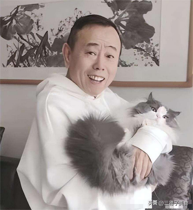 4个老婆	，全家移民，享受正师级待遇，潘长江身上哪个标签是真的