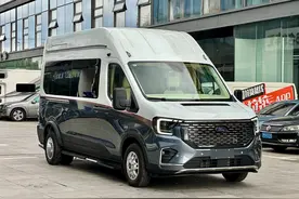 福特商务房车6座旅居布局，独立卫生间图片