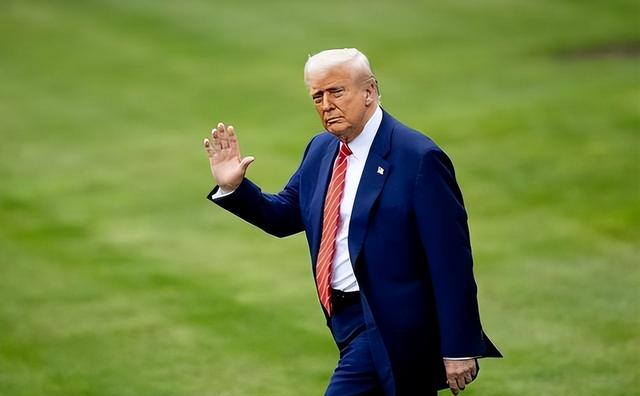 美国被打疼了！特朗普称希望“帮助中国”，万斯跪求中方下手轻点