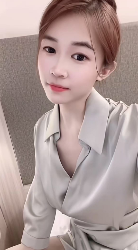 广西护士“小月月”去世，年仅23岁，长得漂亮身材好，最后瘦脱相