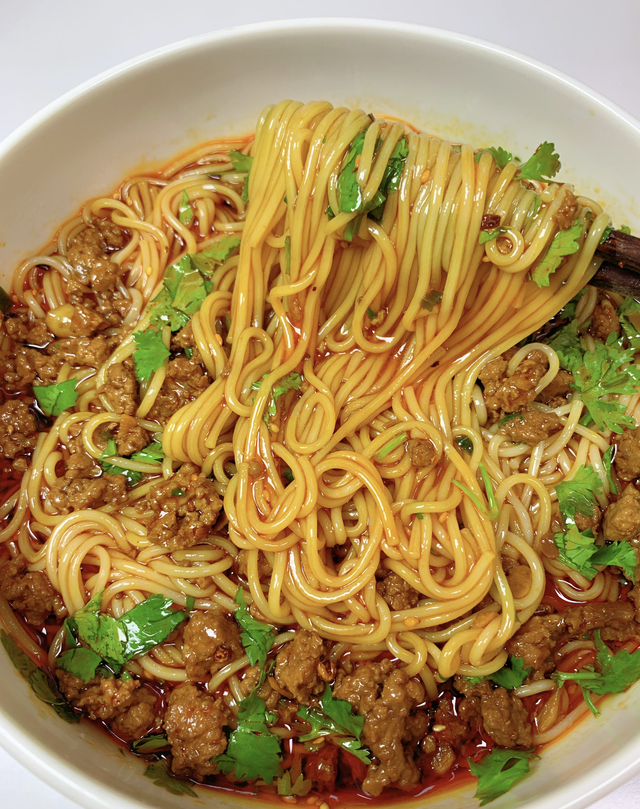 10分钟搞定家常肉酱汤面！香浓到连吃三天都不腻