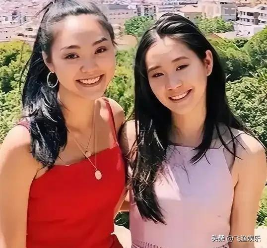 李连杰二女儿李苔蜜五官精致，清丽脱俗，长得漂亮也像李连杰
