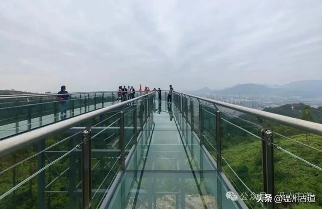 这处以玻璃栈道、落日观景和悬崖木亭而闻名的网红地，你可去过