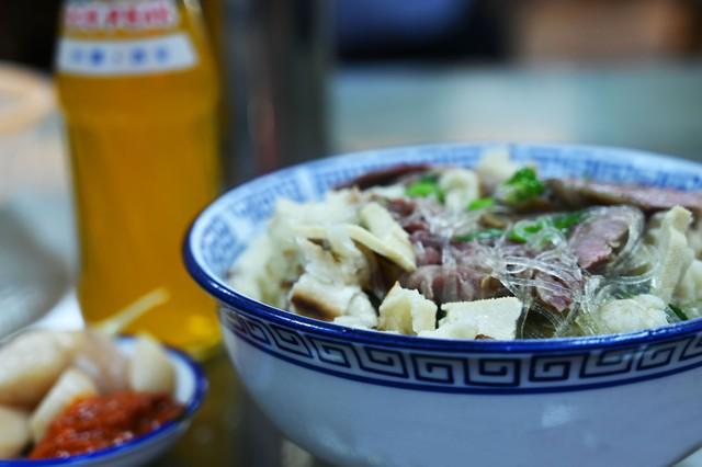 别再被网红攻略骗了！听听西安本地人的大实话，这样玩才地道。