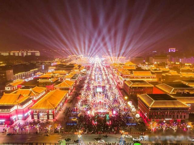 西安大唐不夜城逛完，到洛阳应天门：终于懂为啥西安夜文旅更火！