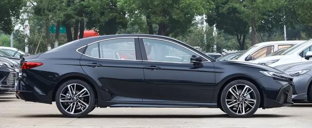 丰田又成功了！新车31天卖出19303辆，油耗4.2L，却只卖12.03W