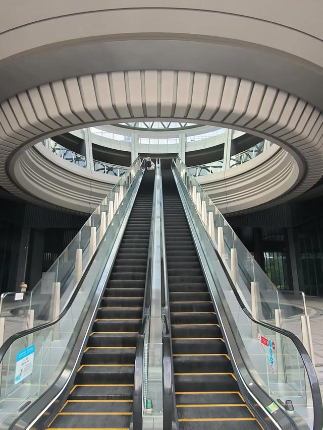 南京阿里巴巴中心金陵天地的屋顶花园