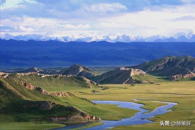 月薪8000留不住人，牧民靠万亩草场维生，新疆的上限下限超乎想象