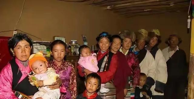 这个一妻多夫制的民族，晚上怎么过？女人直言：没有幸福可言