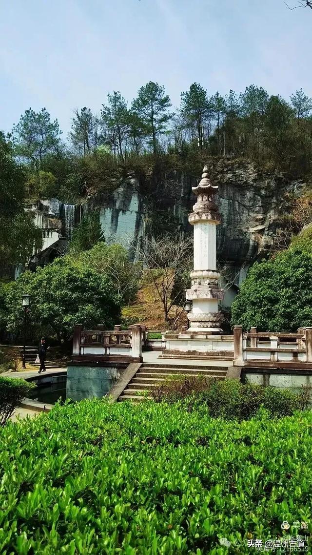 打卡这座1600多年的"越国敦煌"!探秘千年石窟与佛光交织的圣境!