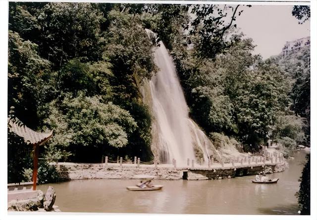 重庆公园史，一部重庆城市从封闭走向开放的鲜活记录