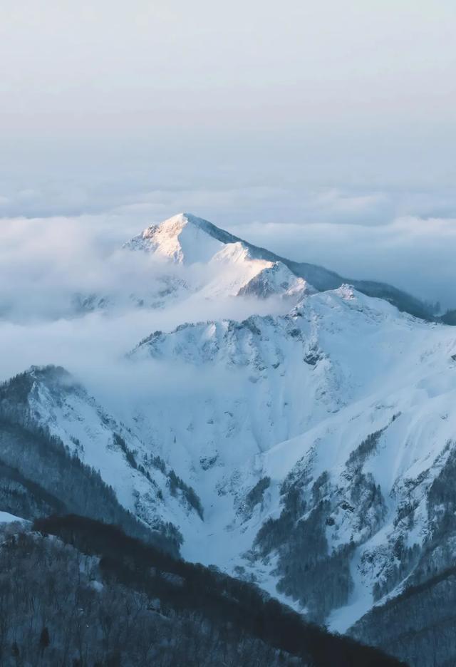 长白山冬日限定:冰封天池、雾凇魔界,一场与天地对话的旅程