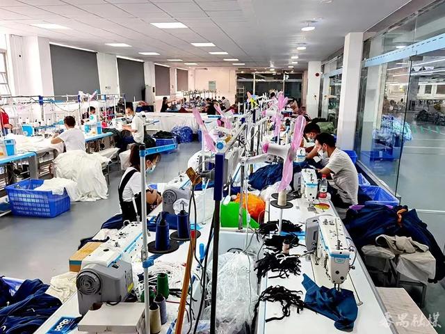 吃中国饭砸中国碗！希音狂揽国人2600亿，转头对华翻脸切割！
