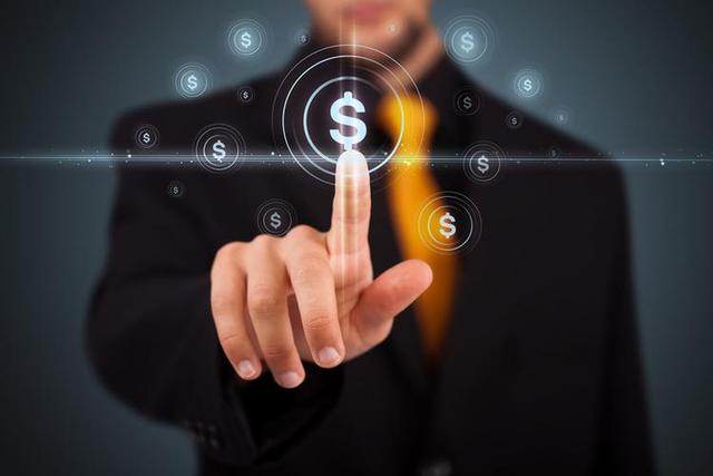 中国AI信贷秒批150万！美国银行还在用纸？美金融业被甩开几条街