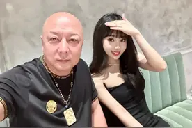 杭州一位年轻漂亮的女子被包养买别墅，迷失了自我。图片