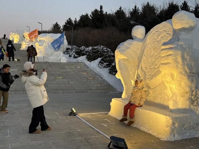 开园啦！去这里，看冰雪“七十二变”→