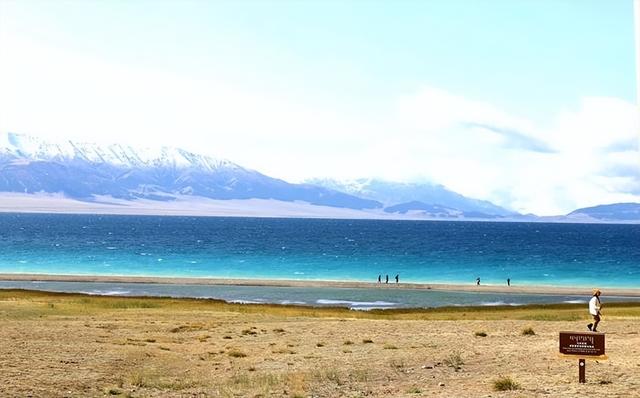 游新疆净海赛里木湖