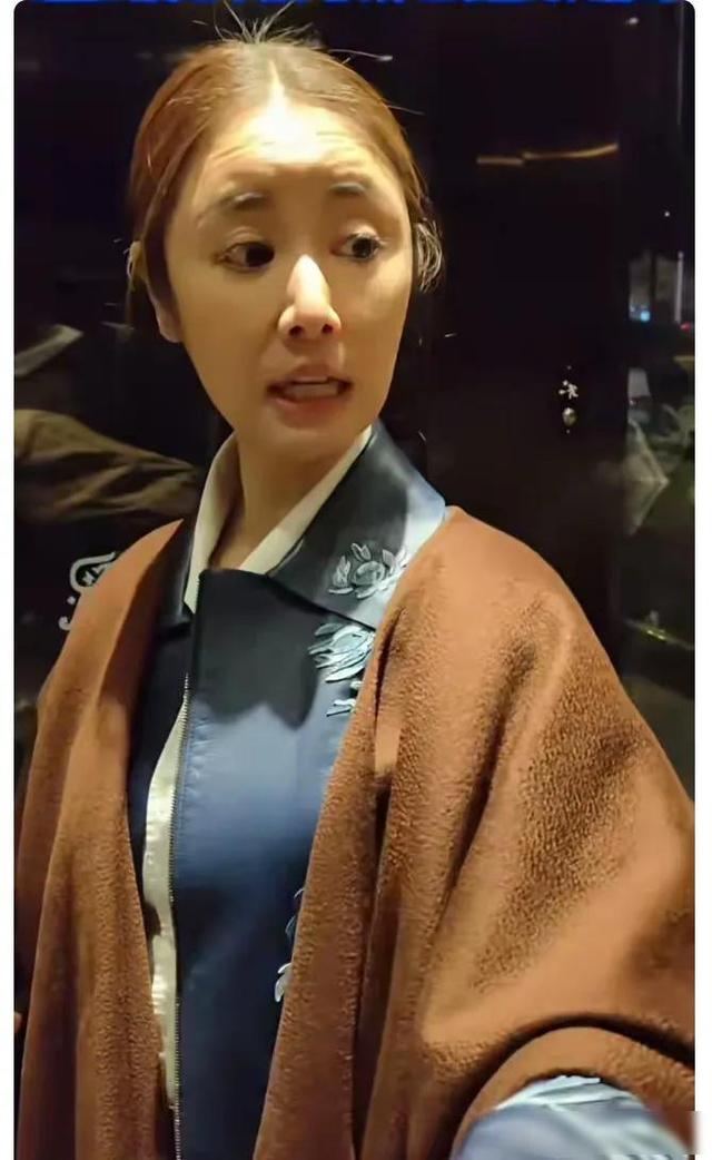 49岁林心如断崖式衰老，紫薇格格也扛不住啦脸！变长 抬头纹好多