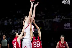 日媒对张子宇赞不绝口：中国国宝碾碎日本队 17岁让世界篮坛震惊图片