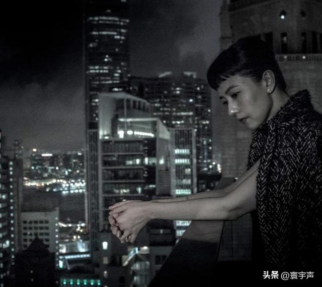 从躲容貌议论到坦然接纳，高圆圆：承认平庸不难，难的是敢做自己