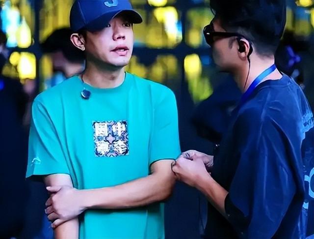 曾毅“翻车”2个月后，玲花损失惨重，她是否后悔21年前的决定？