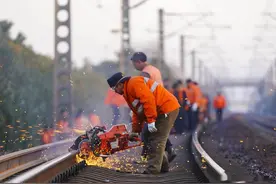 铁路常年吆喝缺人？明明职工队伍异常庞大，到底是哪里缺人？图片