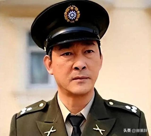 大家熟悉的他早已逝世，一天吃几十片止痛药，去世半年公众才知道