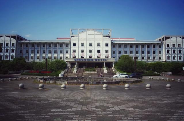 上海青青旅游世界：比迪士尼大两倍的乐园如何沦为网红废墟？